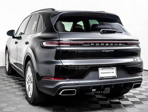 CHROMITE BLACK 2026 Porsche Cayenne Cayenne