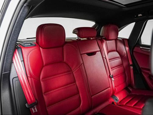 CARRARA WHITE 2026 Porsche Macan Macan GTS