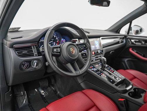 2024 Porsche Macan AWD