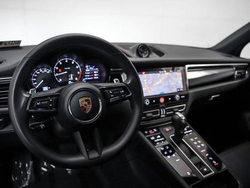 2025 Porsche Macan AWD