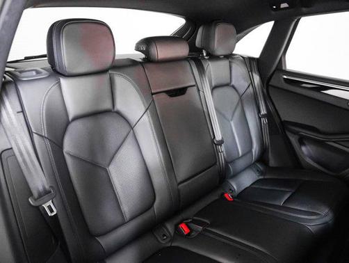 2025 Porsche Macan AWD