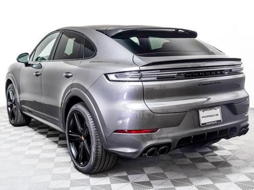 2025 Porsche Cayenne GTS