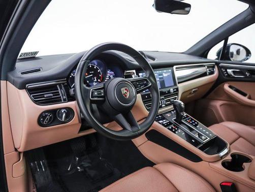 2023 Porsche Macan AWD