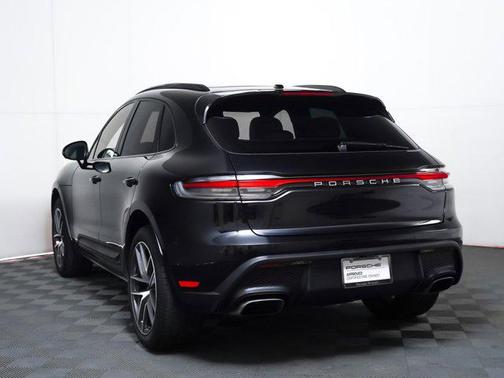 2023 Porsche Macan AWD