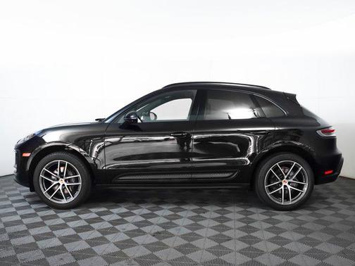 2023 Porsche Macan AWD
