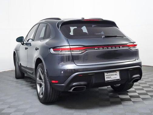 2025 Porsche Macan AWD