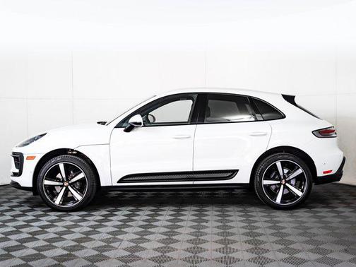 2025 Porsche Macan AWD