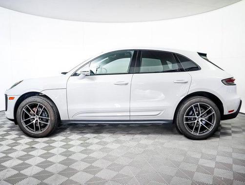 2025 Porsche Macan AWD