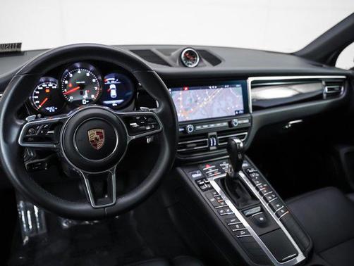 2020 Porsche Macan Base