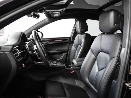 2020 Porsche Macan Base