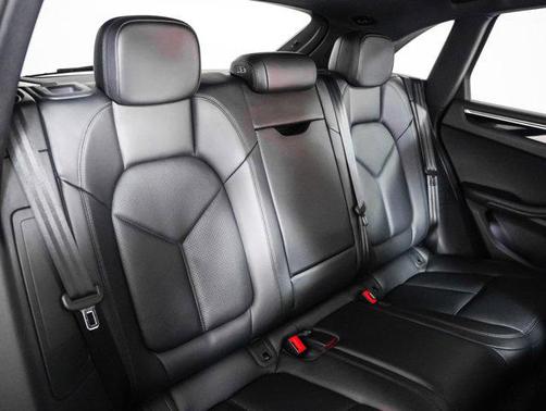 2020 Porsche Macan Base