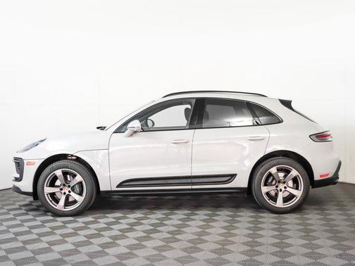 2025 Porsche Macan AWD