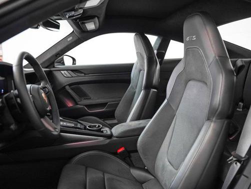 2025 Porsche 911 Carrera GTS