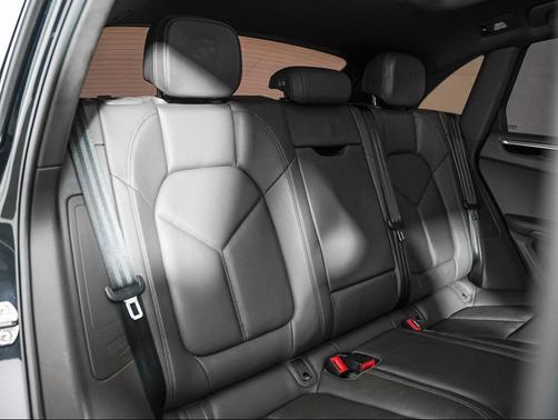 VULCANO GREY 2024 Porsche Macan Macan