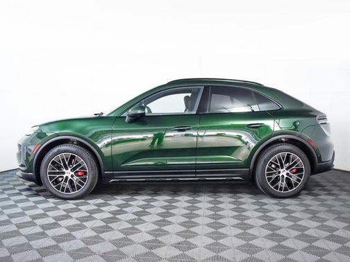 2025 Porsche Macan Base