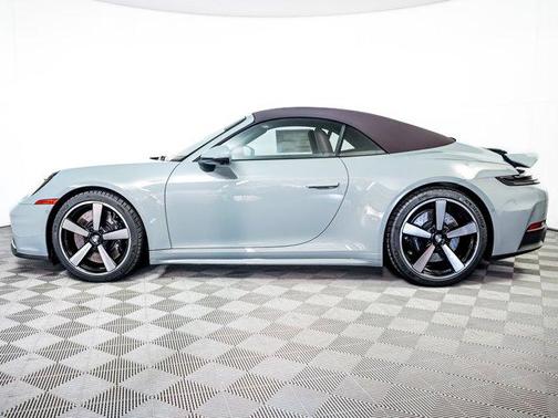 2026 Porsche 911 Carrera 4S Cabriolet
