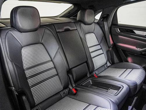 2025 Porsche Cayenne GTS