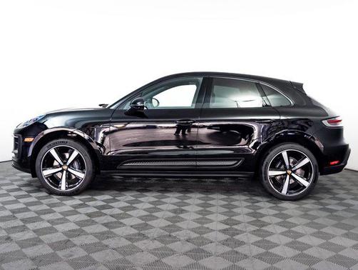 2025 Porsche Macan AWD