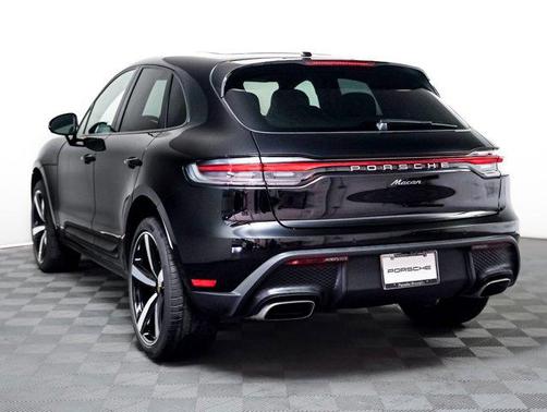 2025 Porsche Macan AWD