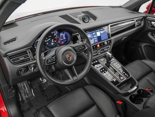 2024 Porsche Macan Base