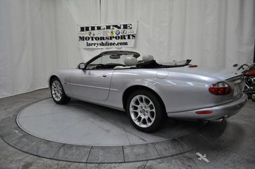 2001 Jaguar XKR Base