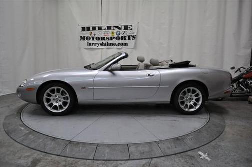 2001 Jaguar XKR Base