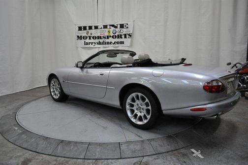 2001 Jaguar XKR Base
