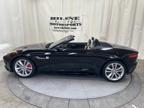 2017 Jaguar F-TYPE R