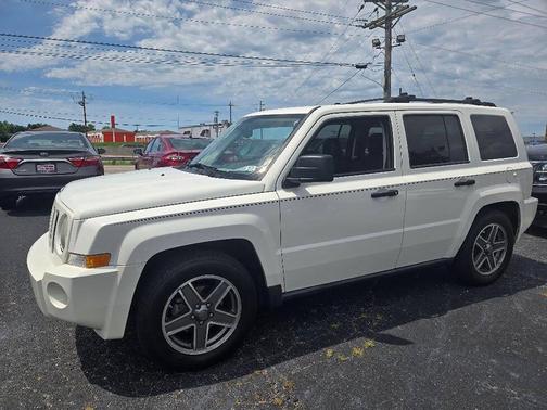 Stone White Clearcoat 2009 Jeep Patriot Sport