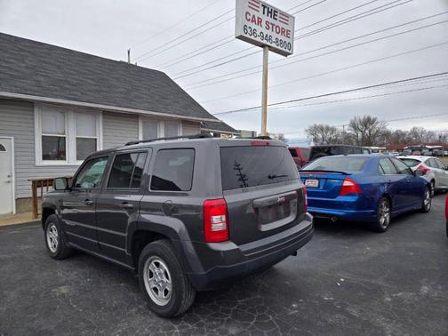 Granite Crystal Clearcoat Metallic 2017 Jeep Patriot Sport