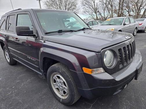 Granite Crystal Clearcoat Metallic 2017 Jeep Patriot Sport