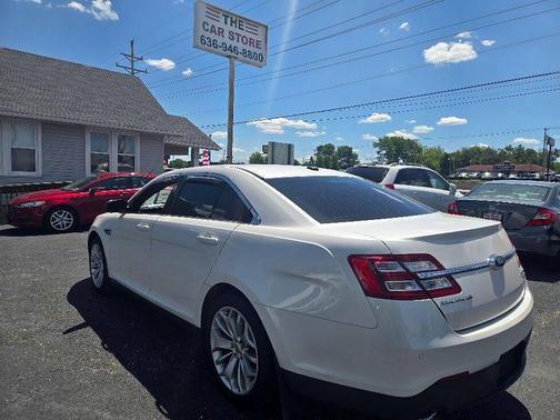 White Platinum Tri-Coat Metallic 2018 Ford Taurus Limited
