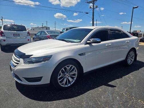 White Platinum Tri-Coat Metallic 2018 Ford Taurus Limited