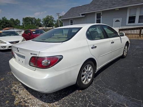 Crystal White 2003 Lexus ES 300