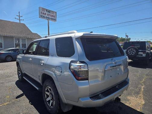 Classic Silver Metallic 2018 Toyota 4Runner SR5 Premium
