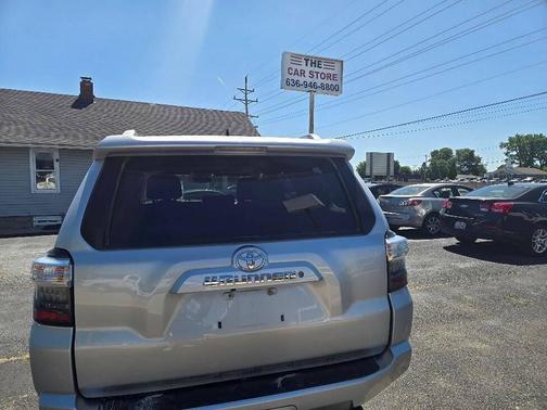 Classic Silver Metallic 2018 Toyota 4Runner SR5 Premium