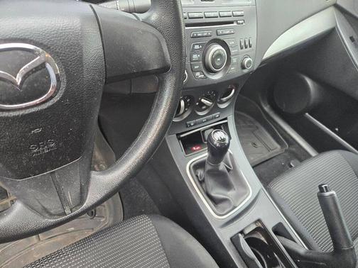 Liquid Silver Metallic 2013 Mazda Mazda3 i SV