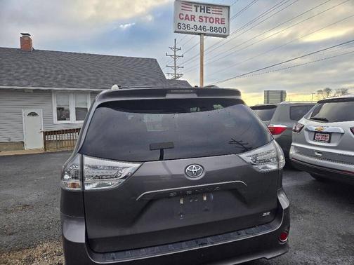 2016 Toyota Sienna SE