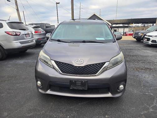 2016 Toyota Sienna SE