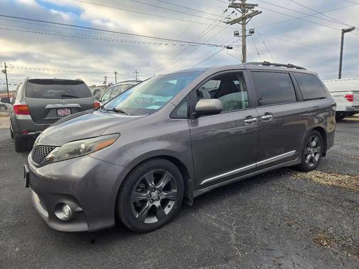 2016 Toyota Sienna SE