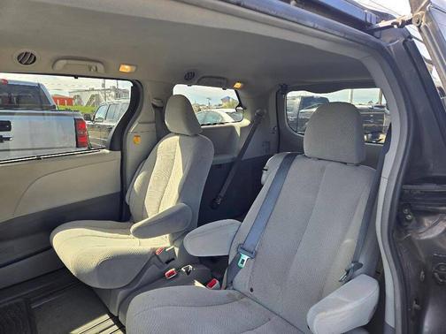 2012 Toyota Sienna LE