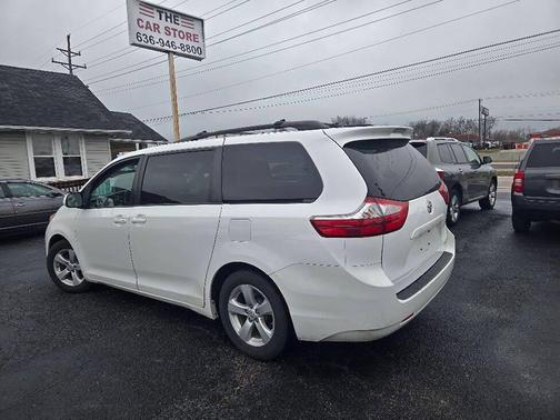 2015 Toyota Sienna LE