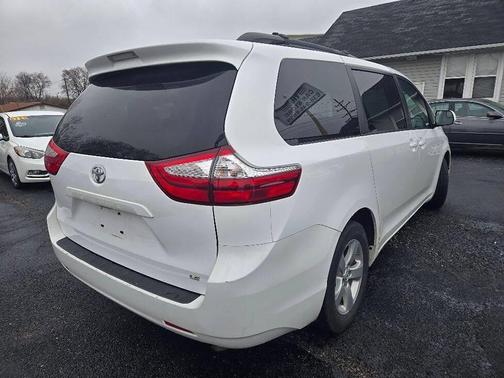 2015 Toyota Sienna LE