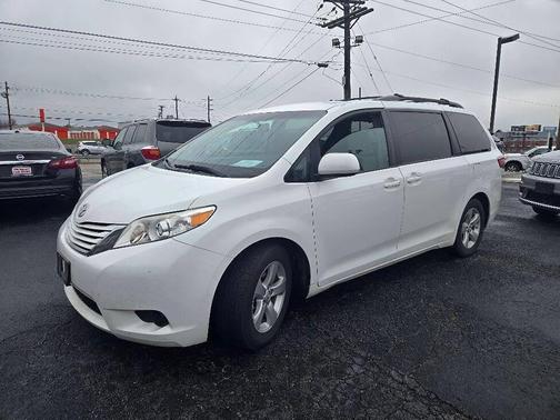 2015 Toyota Sienna LE