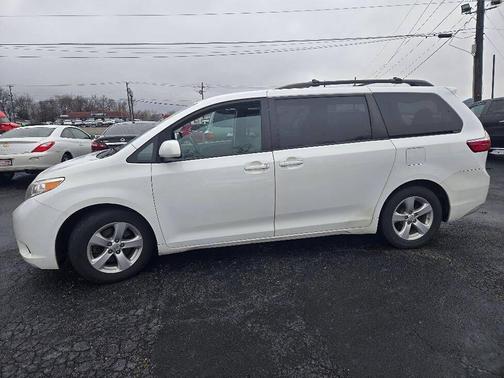 2015 Toyota Sienna LE