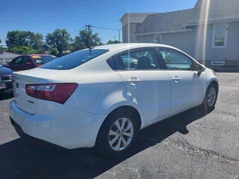 Clear White 2014 Kia Rio EX