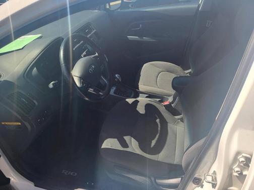 Clear White 2014 Kia Rio EX