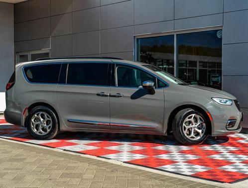 Ceramic Gray Clearcoat 2023 Chrysler Pacifica Limited