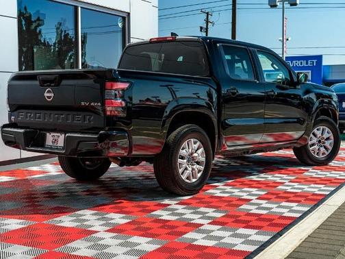 2023 Nissan Frontier SV