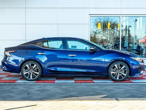 2023 Nissan Maxima SV